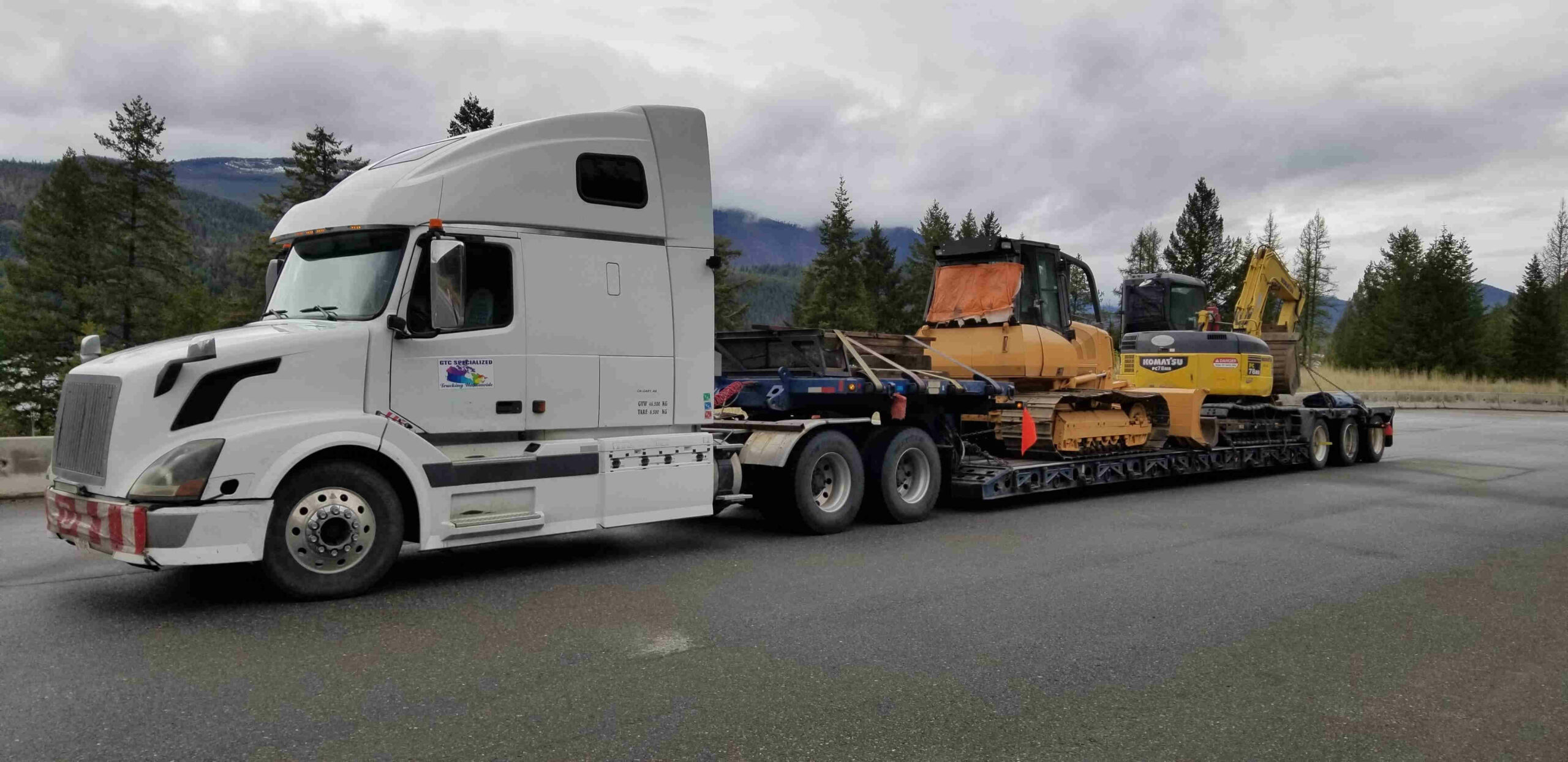 trusted-dispatch-hauling-experts-KOMATSU PC78MR-6 -850K Dozer