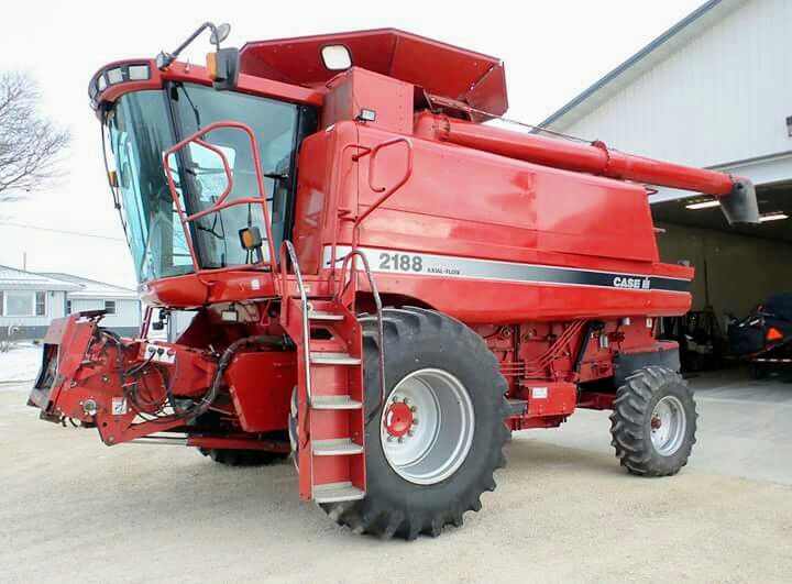 CASE-IH-2188-Combine-farm-equipment-alberta-saskatchewan-shipping-services-canada