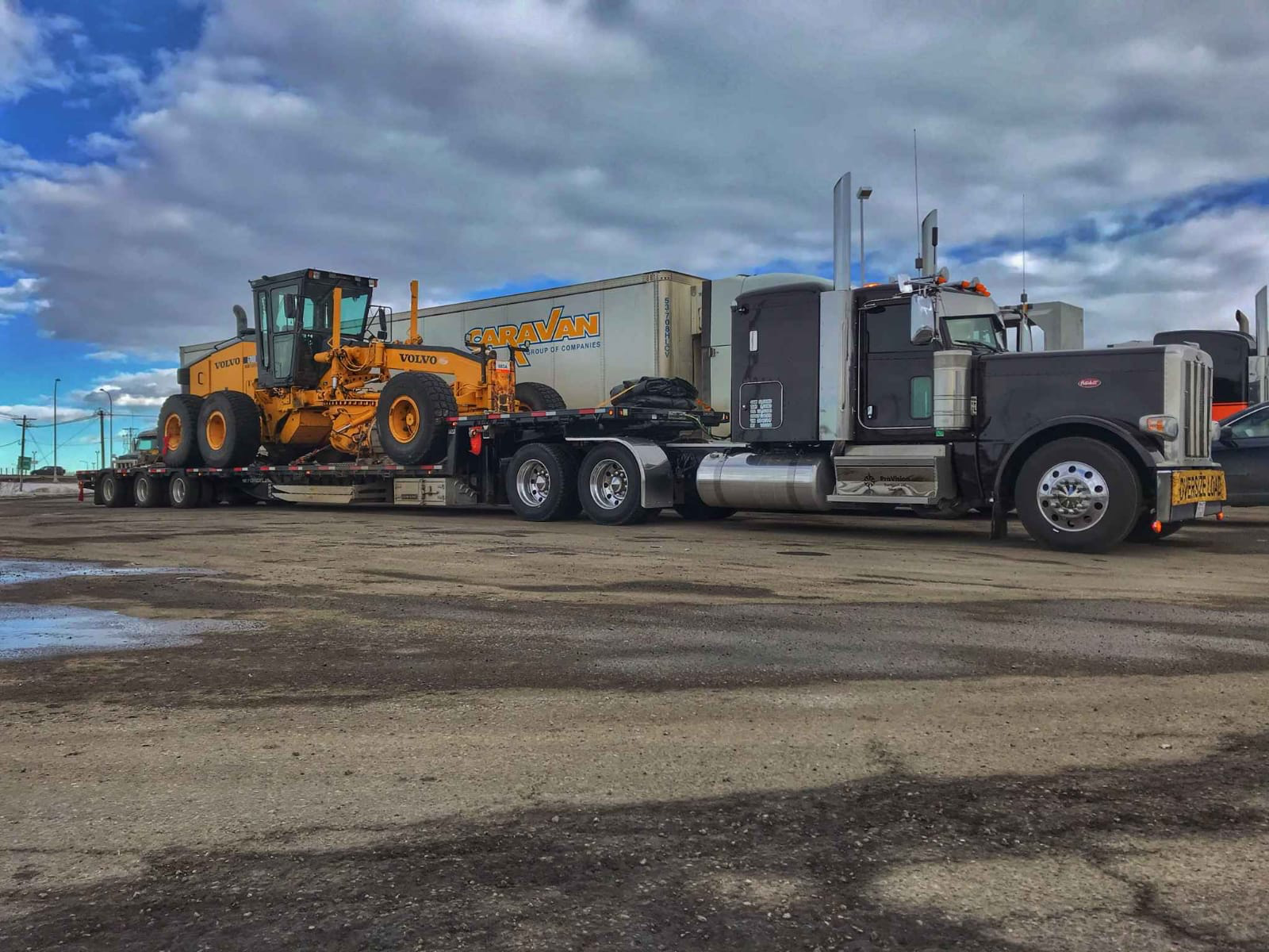 What Are The Best Heavy Equipment Shipping Options?
