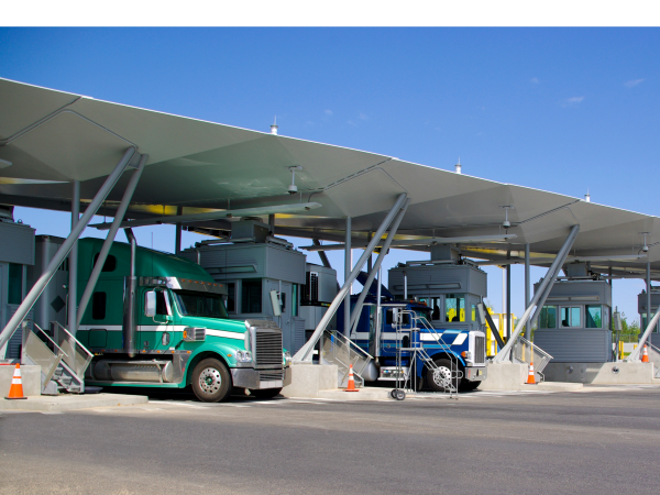 Semi-Trucks-Crossing-Border