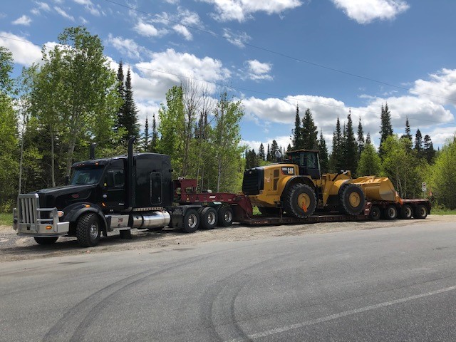 Wheel-Loader-Transport
